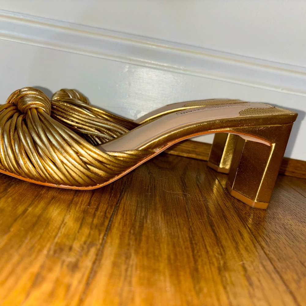 Gold rope knot sandals size 8.5M